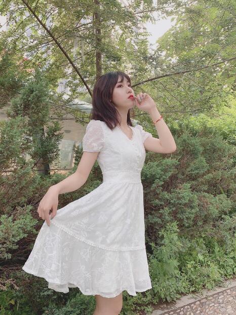 别总穿短裙，来试试“初恋连衣裙”(图1)