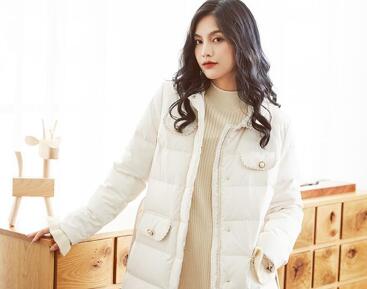 做冬日的美少女，减龄装备快get(图2)