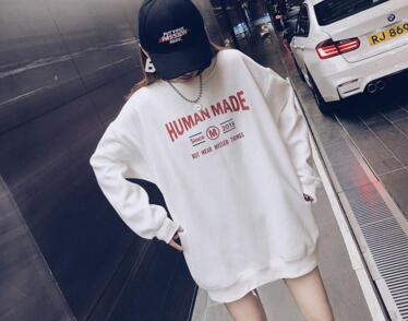 初秋卫衣穿搭：让你秒变元气少女(图6)