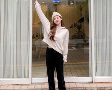 初秋卫衣穿搭：让你秒变元气少女(图7)