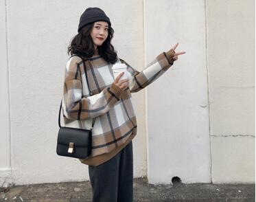 初秋卫衣穿搭：让你秒变元气少女(图10)