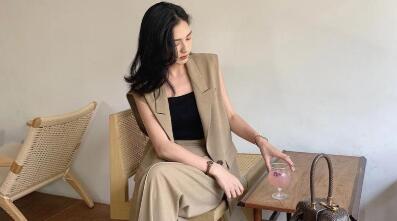 女装8000家独家货源基地出售货源招代理加盟(图1)