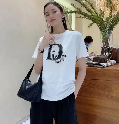 微商女装货源在哪，厂家直供批发拿货免费代理(图1)